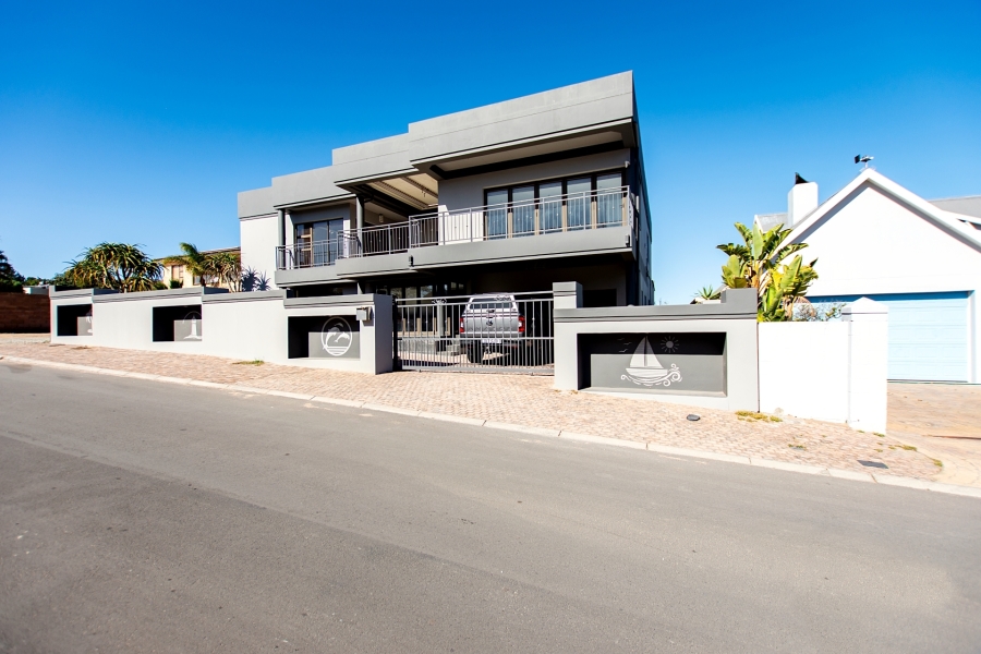 7 Bedroom Property for Sale in Myburgh Park Western Cape